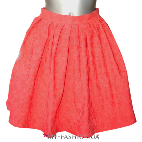 Пышная летняя юбка кораллового цвета