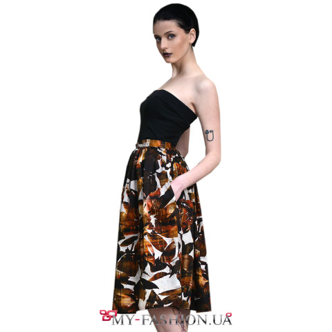 Пышная коричневая юбка на высокой талии Пышная коричневая юбка на высокой талии