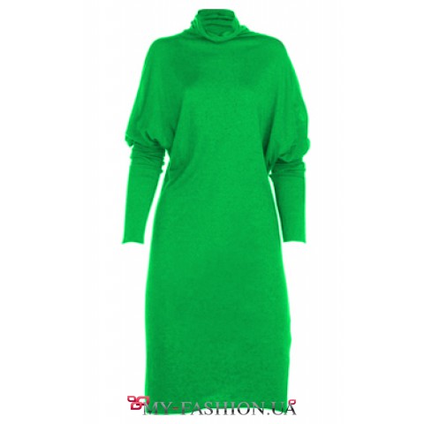 Зелёное платье-свитер из плотного трикотажа
