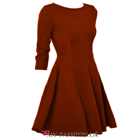 Приталенное красное платье с пышной юбкой