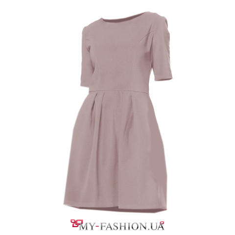 Хлопковое платье бежевого цвета с расклешённой юбкой