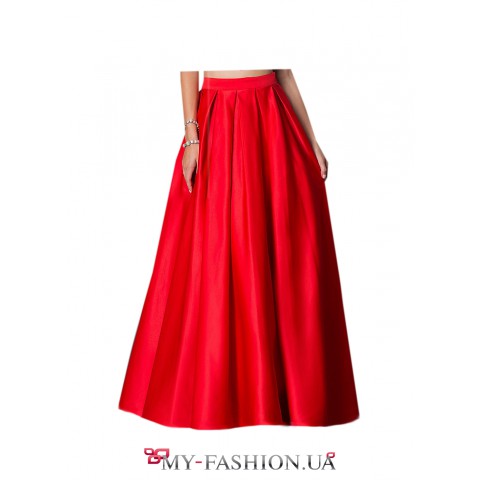 Элегантная длинная юбка красного цвета
