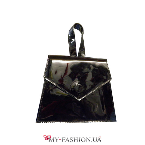 Чёрная сумка из натуральной лаковой кожи
