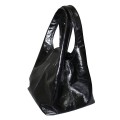 Оригинальная кожаная сумка-мешок с широкими ручками