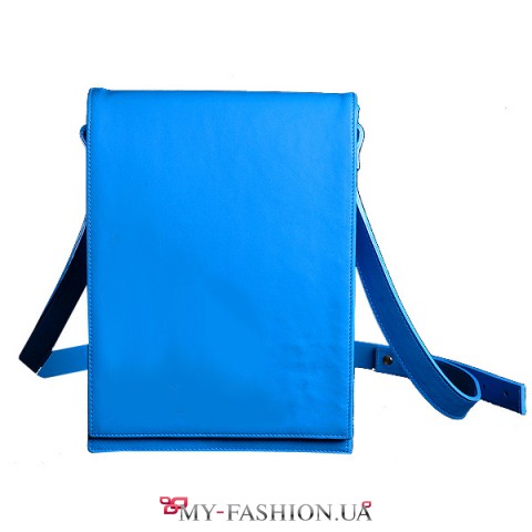 Яркая сумка-портфель голубого цвета
