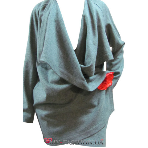 Сіре пончо вільного облягання з брошкою
