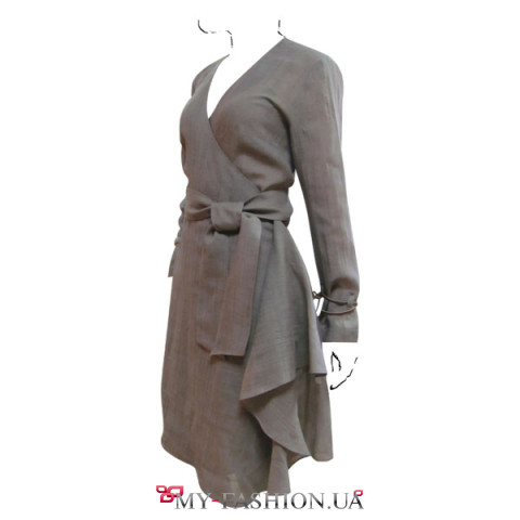 Платье-туника на запах приталенного силуэта