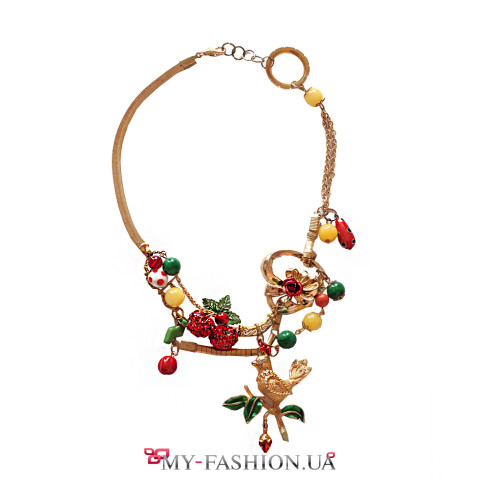 Золотистое колье из винтажных брошей