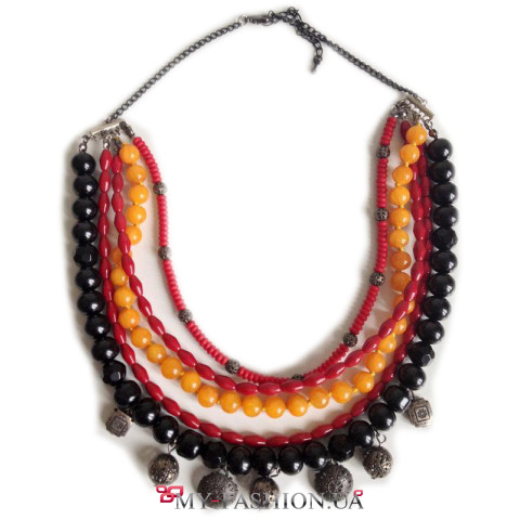 Авторское трёхцветное ожерелье в национальном стиле
