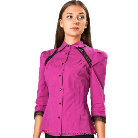 Малиновая блуза в вставками кружева Костельни