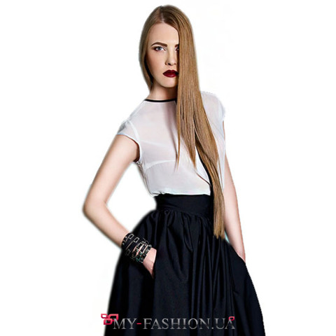 Шёлковая блуза с контрастной окантовкой