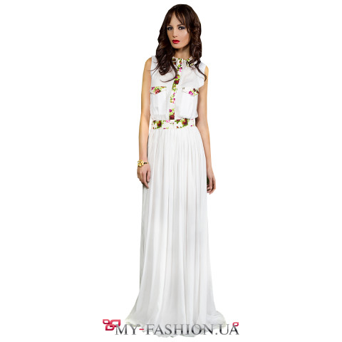 Лёгкое белое платье с яркими цветочными вставками