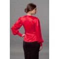 Блуза из красного атласа с расширенными рукавам
