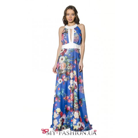 Летнее синее платье с ярким цветным принтом