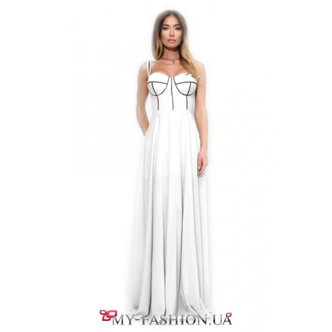 Потрясающее белое платье максимальной длины