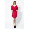 Короткое красное платье с полочкой на запах