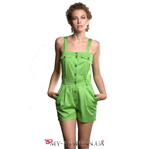 Яркий летний комбинезон зелёного цвета