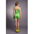 Яркий летний комбинезон зелёного цвета