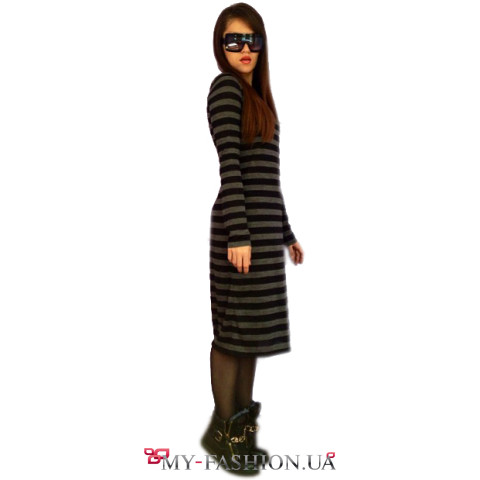 Полосатое платье-миди приталенного силуэта