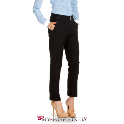 Черные узкие брюки