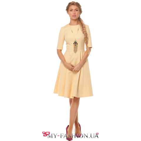 Изящное жаккардовое офисное платье