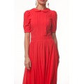 Красное платье максимальной длины с круглым воротником