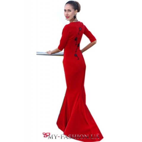 Красное вечернее платье со шлейфом и вышивкой на спинке Анастасия Иванова