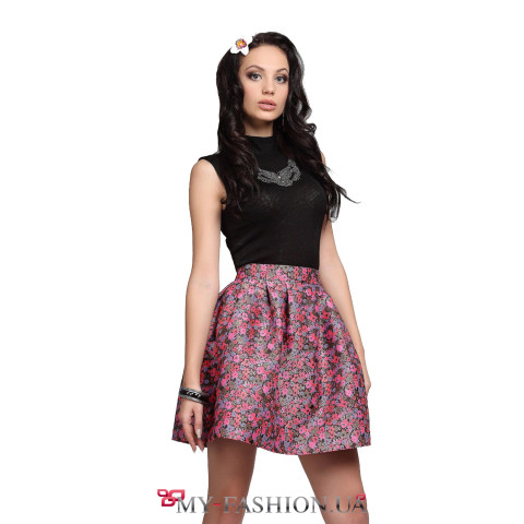 Розовая юбка трапециевидного силуэта