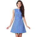 Голубое летнее платье с геометрическим узором