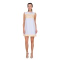 Белое платье-сарафан с яркими аппликациями