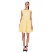 Короткое жёлтое платье А-образного силуэта