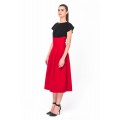 Красная юбка с завышенной талией