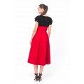 Красная юбка с завышенной талией