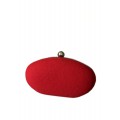 Красная сумка-клатч с серебристой цепочкой