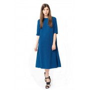 Платье средней длины приятного синего цвета