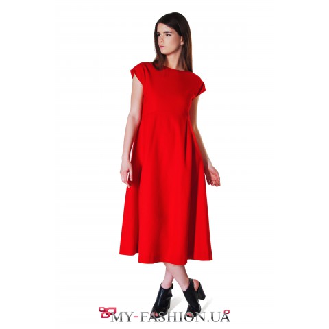 Восхитительное красное платье средней длины