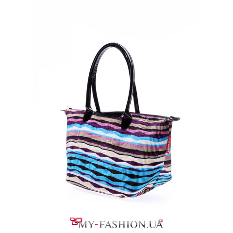 Яркая летняя полосатая сумка из текстиля