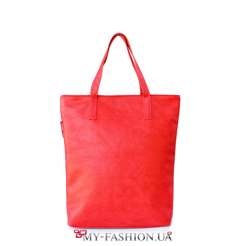 Красная сумка из искусственной кожи