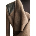 Шерстяное пальто с декорированными плечами- на отшив из другой ткани