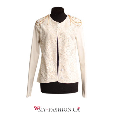Белый гипюровый пиджак с цепочками Белый гипюровый пиджак с цепочками