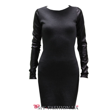 Cерое трикотажное платье с рукавами