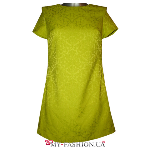 Платье-туника из жёлтого жаккарда с орнаментом