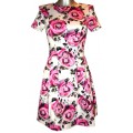 Короткое летнее платье  с крупными розовыми цветами