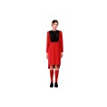 Красное асимметричное платье с чёрными вставками
