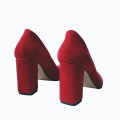 Туфли на каблуке карминно-красного цвета с нотками малины