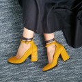 Туфли цвета желтой горчицы с вышивкой
