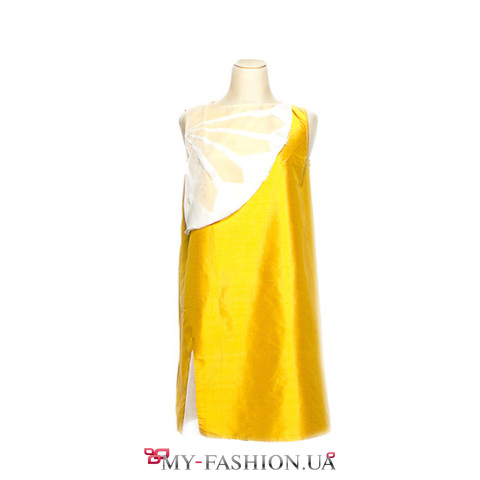 Короткое шёлковое платье ярко-жёлтого цвета