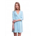 Короткое голубое платье с полочкой на запах