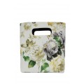 Красивая сумочка с изображением нежных цветов
